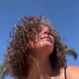 Camren-Bicondova-R025