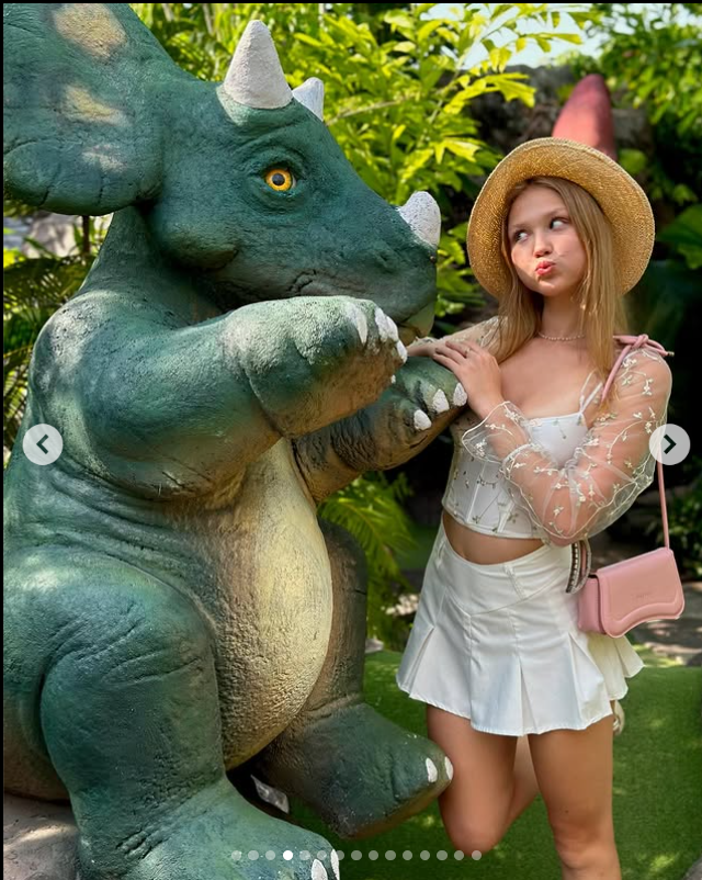 Polly Honney - honey.polly