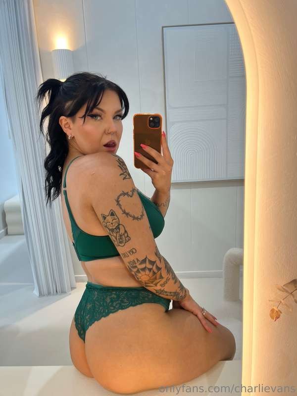Charli Evans15.jpg