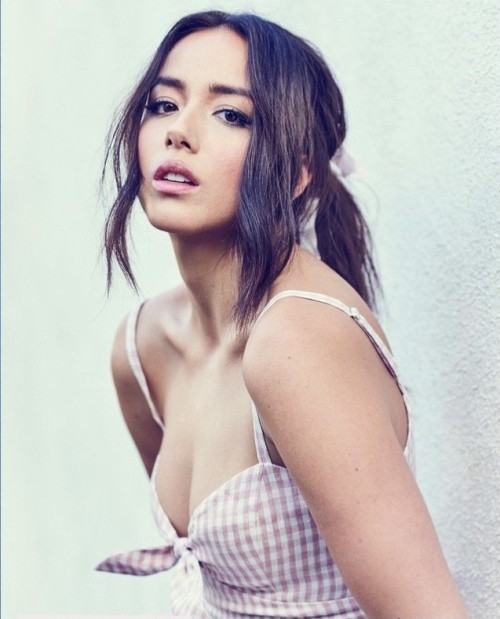 Chloe-Bennet-Wang-R03518e023ebacf551bc.jpg