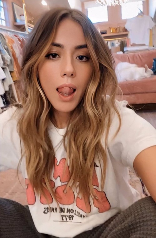 Chloe-Bennet-Wang-R0403322f1e828bff98a.jpeg