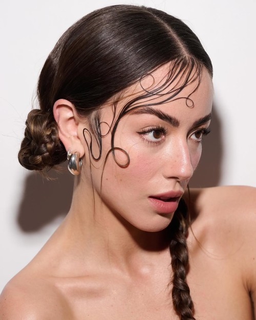 Chloe-Bennet-Wang-R041d56979dc18cd28b5.jpg