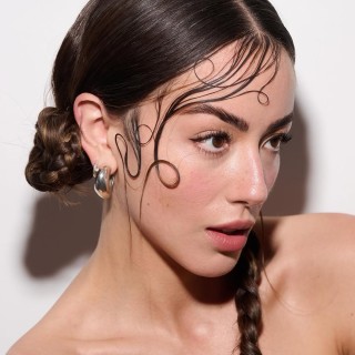 Chloe-Bennet-Wang-R041d56979dc18cd28b5