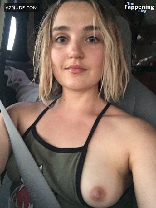 Chloe-Fineman-R00710b77ca24d6e1410.jpg