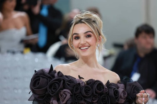 Chloe-Fineman-R0219dd68735044970c1.jpg