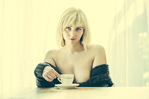 Coffee-time-Portrait-Photo-by-Model-Nika-FullSizef056d52e2420df93.jpg