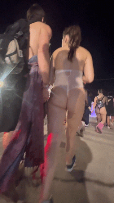 Cool-in-white173172e69cf803d8a.gif