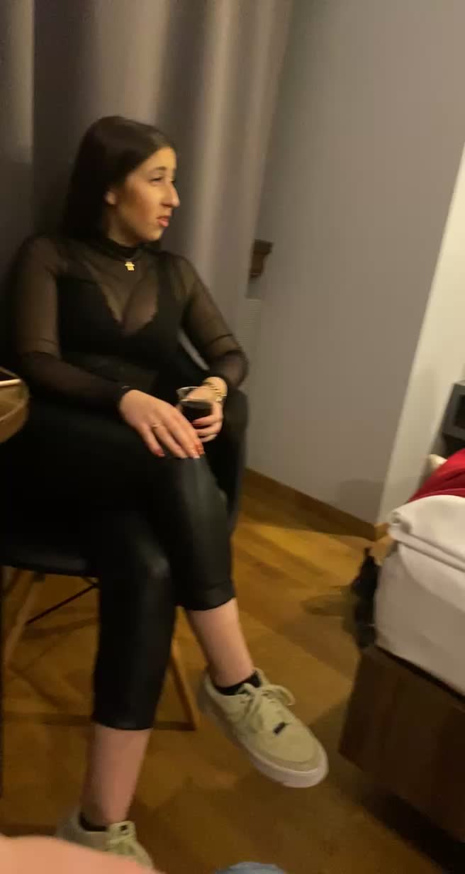 DDC78C57-F2D7-42F8-A3C8-1574F08F554C.mov