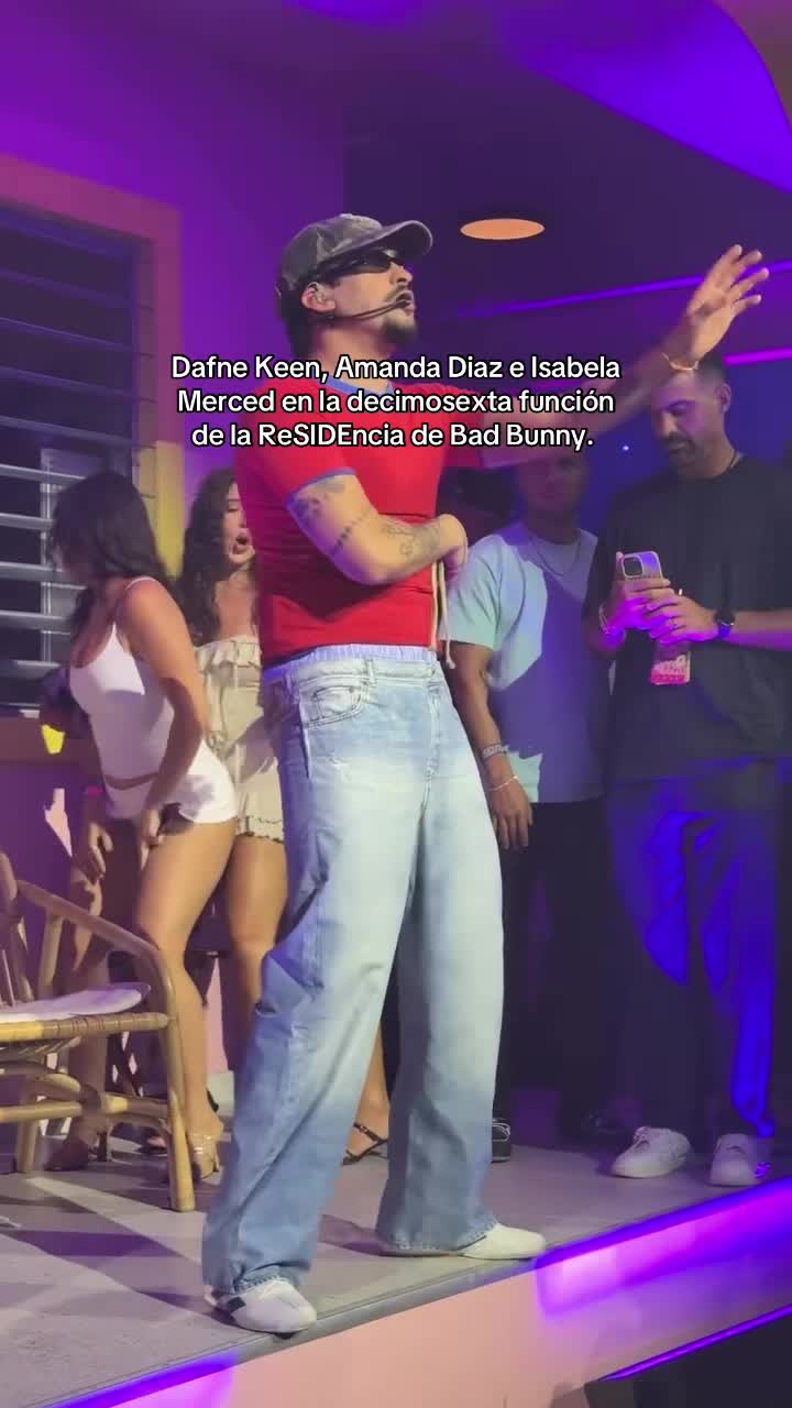 Dafne877dc3f725c5ee8e46.mov