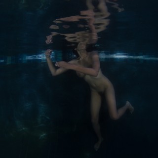 Devi_underwater-2454e8a4d11cabbec3