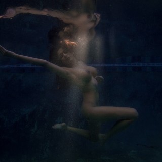 Devi_underwater-58565ed22605380603