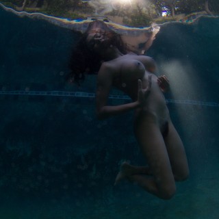 Devi_underwater-75253630a6ba7f6494