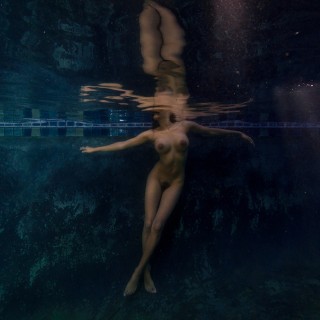 Devi_underwater-85a861516598626153