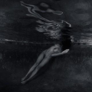 Devi_underwater_BW-0222366d7824e764ec