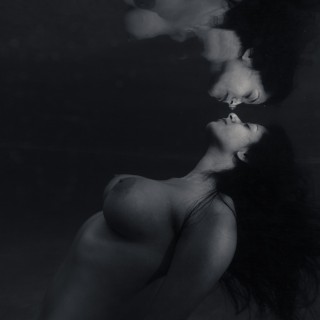 Devi_underwater_BW-16e81ac5b6f3106b21