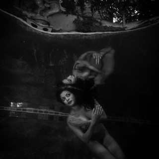 Devi_underwater_BW-2795c389ddb96a5a4b