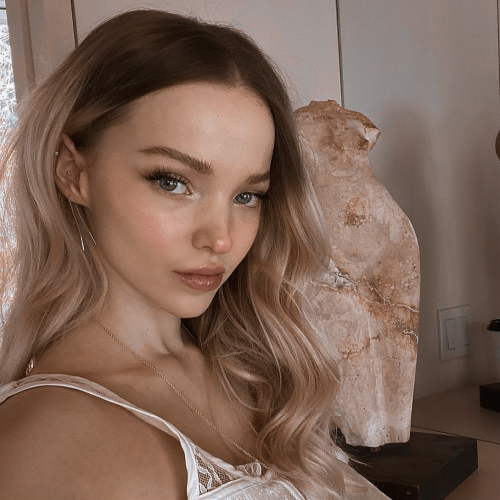 Dove Cameron R004