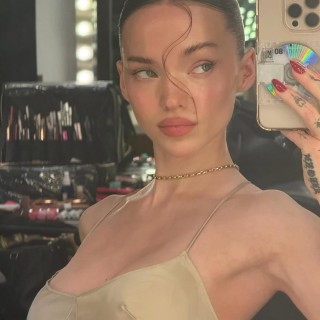 Dove-Cameron-R0203ebe1784ef1858a9