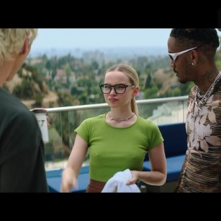 Dove-Cameron-R0457e3d67e1f320f25d