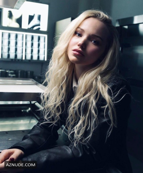 Dove Cameron R052
