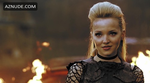 Dove-Cameron-R072edfbf70ef26b2ab3.jpg
