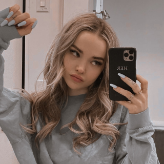 Dove-Cameron-R079496e1101a6aadb68