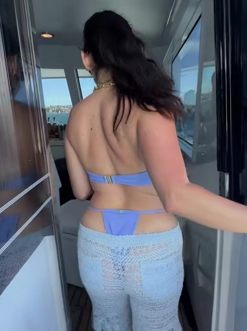 EA9765F1 C748 41A8 AD23 31A67F3C4ACC