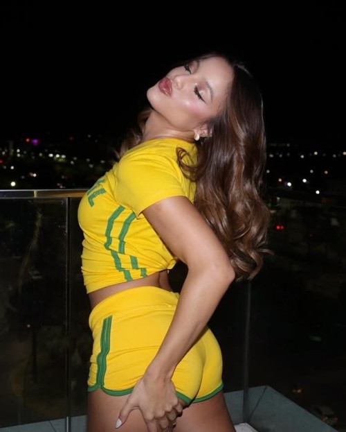 EMILIA-en-Brasil-cd2bc535c85564a0.jpg