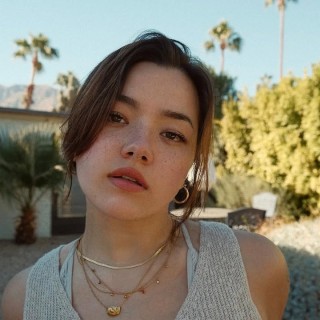 Elizabeth-Lizzy-Yu-R006