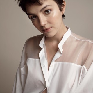 Ella-Hunt-R002