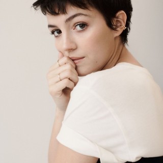 Ella-Hunt-R012