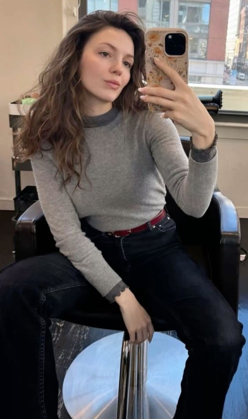 Ella-Hunt-R038.jpg