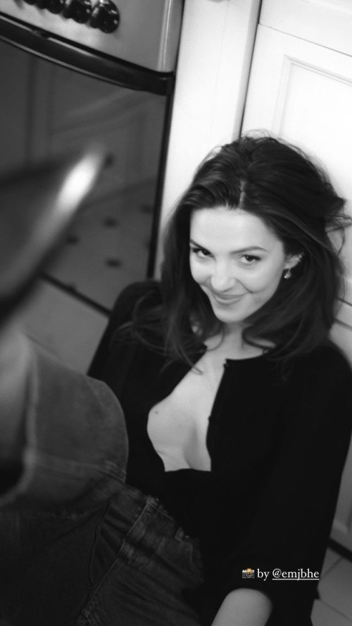 Ella-Hunt-R074.jpg