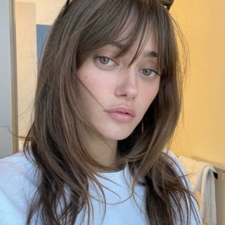 Ella-Purnell-R037