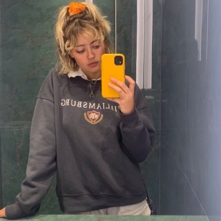 Ella-Purnell-R053