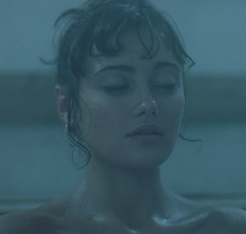 Ella-Purnell-R058.png