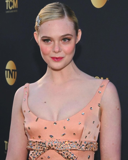 Elle-Fanning-at-AFI-Life-Achievement-Award-Ceremony-in-Hollywood-on-April-26-2025ellefanning1fe5638661212776.jpg