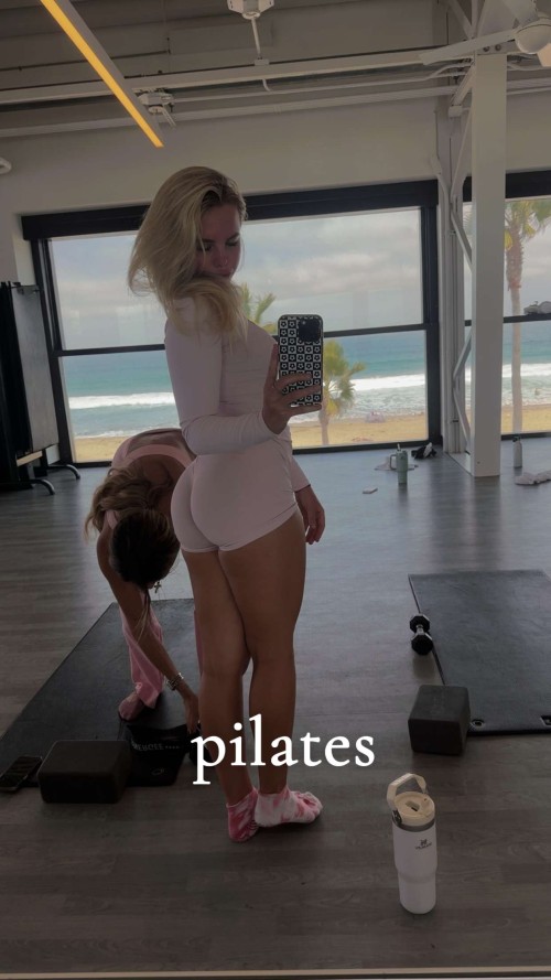 Ellie-Blue-on-Snapchat65d09186f8412894.jpg