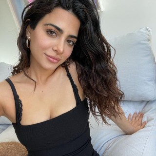Emeraude-Toubia-R006e7b7f02a31c0778c