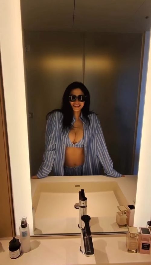 Emeraude-Toubia-R015af3c7ad8b0725a6b.png
