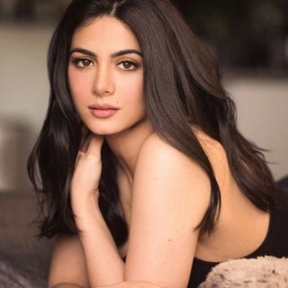 Emeraude-Toubia-R02549c674e83b121755