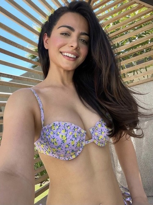 Emeraude-Toubia-R032c082eb4de3063627.jpg