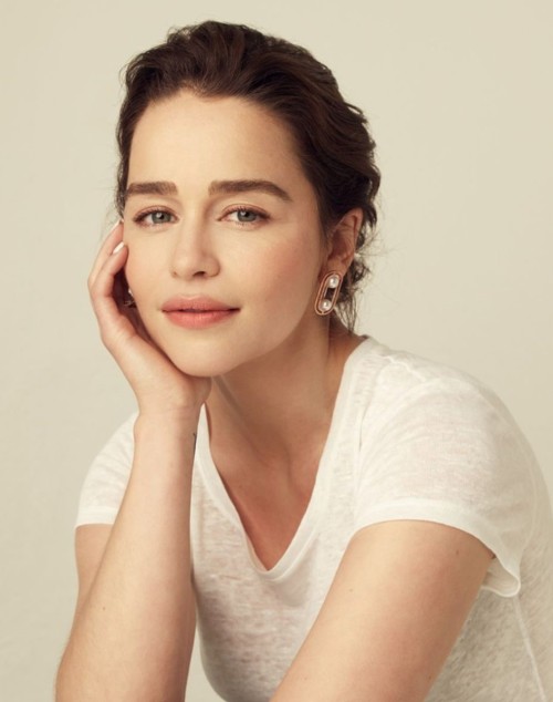 Emilia-Clarke-R001a6c643135f5ee656.jpg