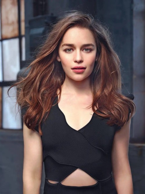 Emilia-Clarke-R016f2b4d3539b8b557d.jpg