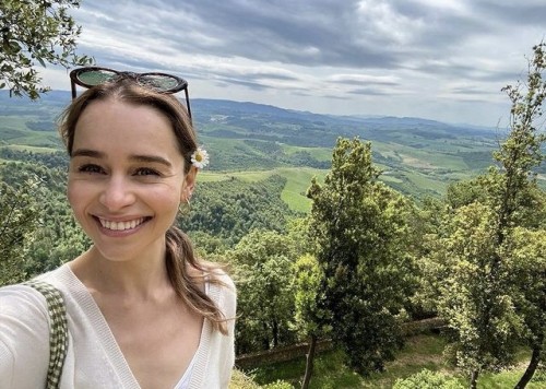 Emilia-Clarke-R019af8bc386a2d56545.jpg