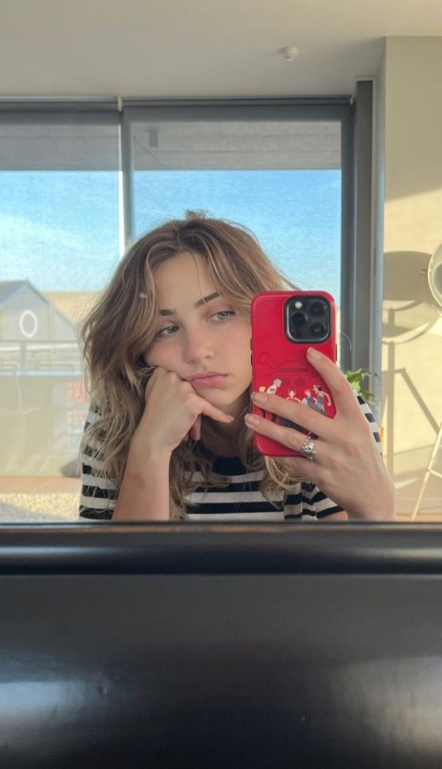 Emily-Rudd-R0218fb45dd22fea661d.jpeg