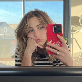 Emily-Rudd-R0218fb45dd22fea661d