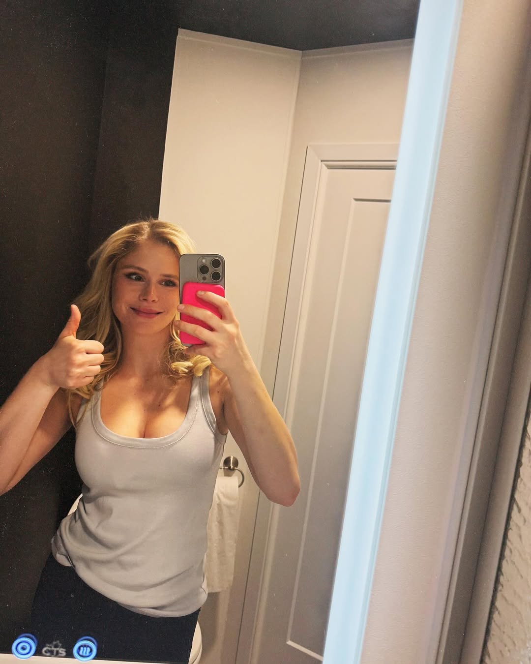 Erin Moriarty R008.jpg