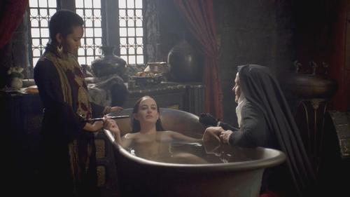 Eva-Green---Camelot---BD---S01E09_3-5003ea2ed7ba09ea98e.jpg