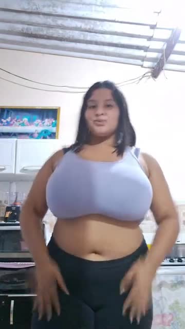 Facebook-885200000121105480P_SDb0db8293e0dec514.mp4